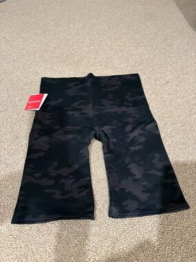 SPANX womans Black Camo High-Rise Bike Shorts